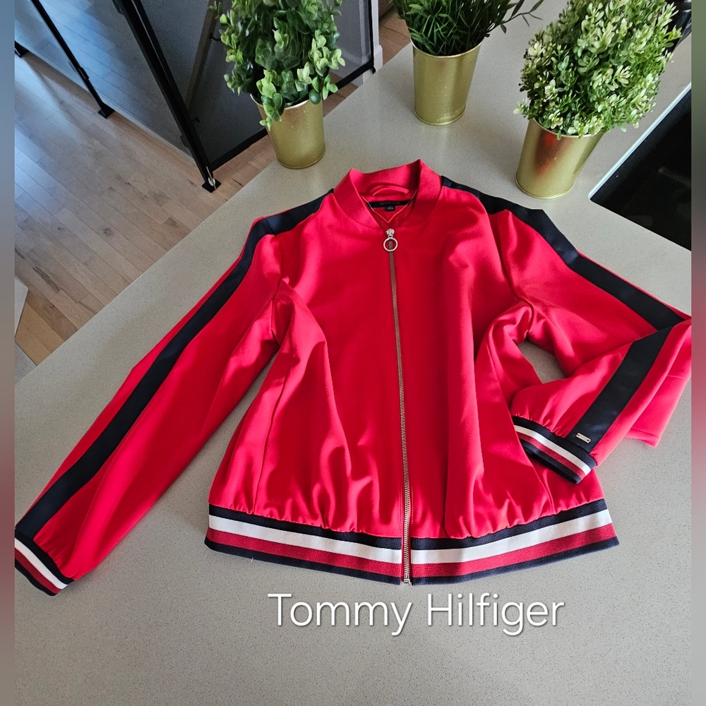 NWOT TOMMY HILFIGER Superbe veste neuve rouge vif entièrement doublée